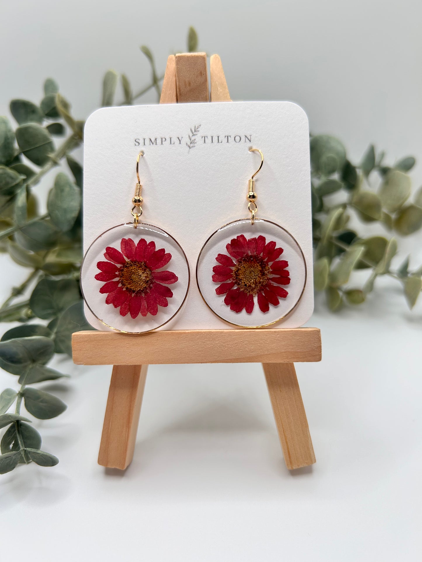 Red Daisy (Gold)